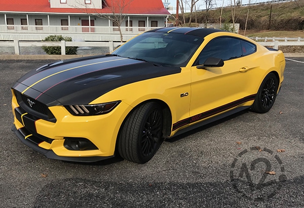 The result of the custom stripe kit is stunning on this 2015 Mustang GT! 12-Point SignWorks - Franklin, TN