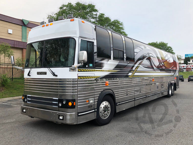 Custom bus wrap for Glen Templeton by 12-Point SignWorks in Franklin, TN.