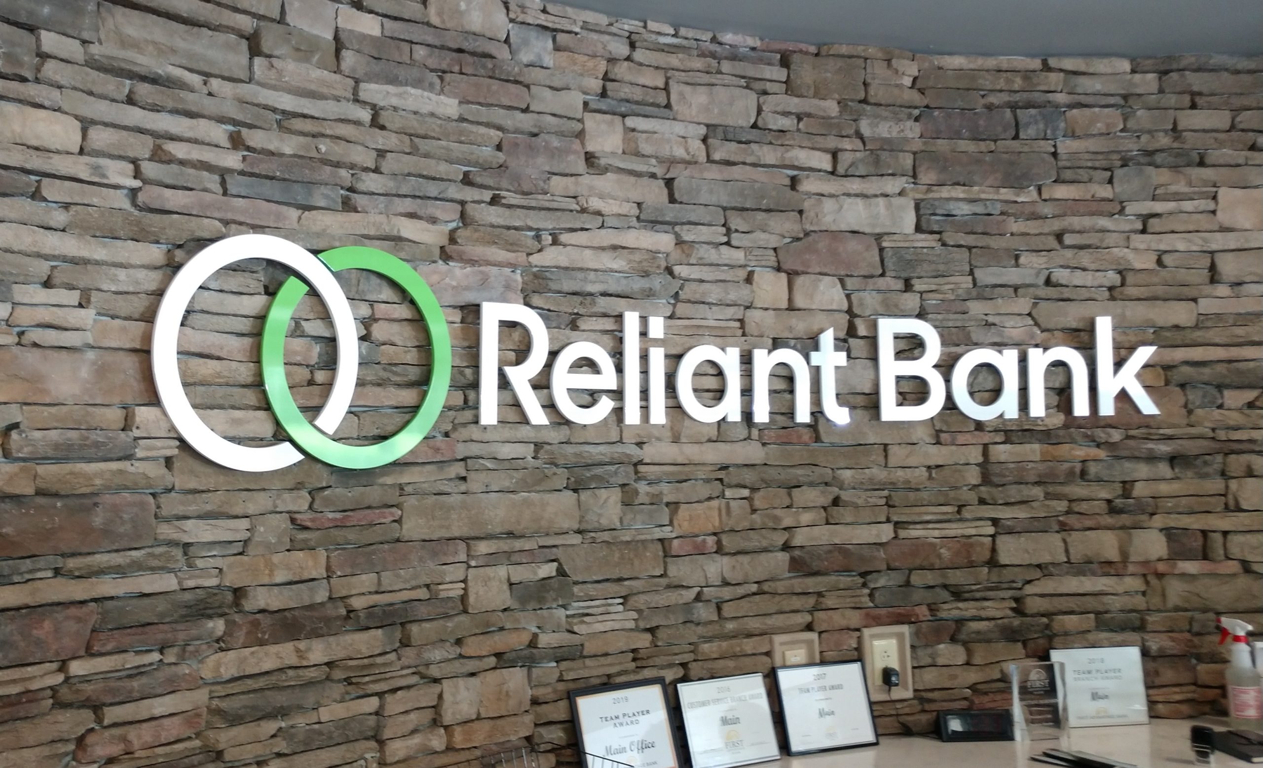 Dimensional Logo for Reliant Bank installed by 12-Point SignWorks